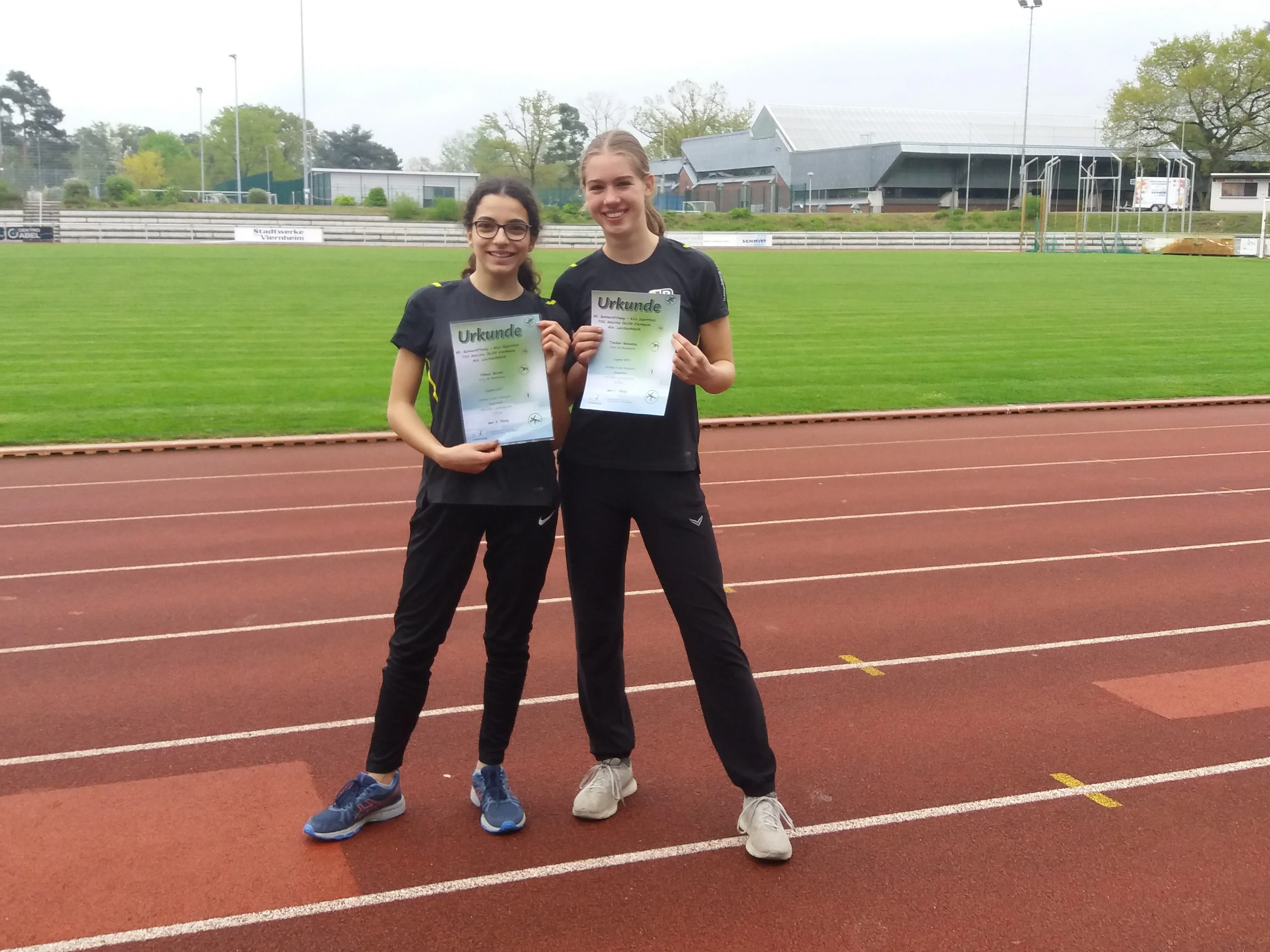 Rebekka Treiber und Sarah Yilmaz 1